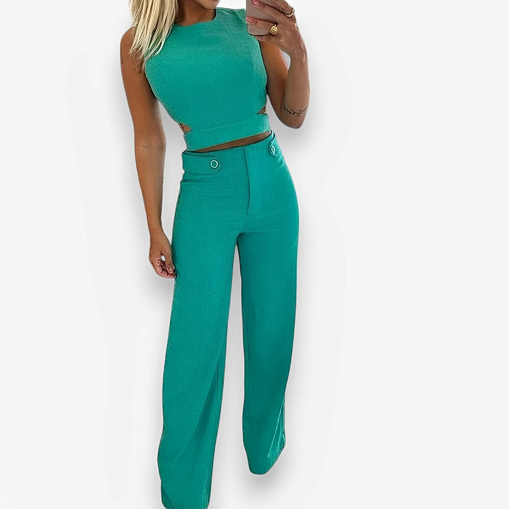 Slim fit sleeveless button suit - Suits from The Woman Concept