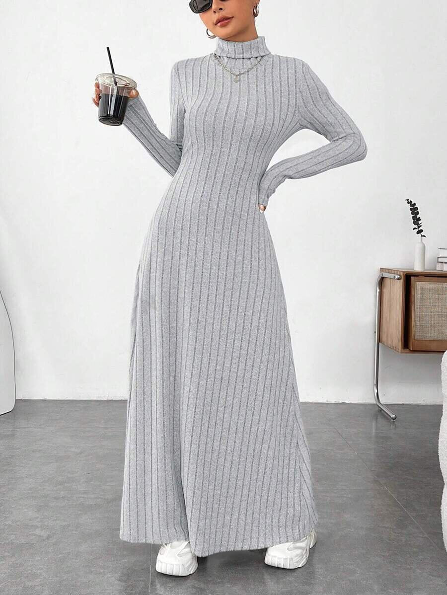 Ribbed Mock Neck Long Sleeve Maxi Dress in light gray – view 4