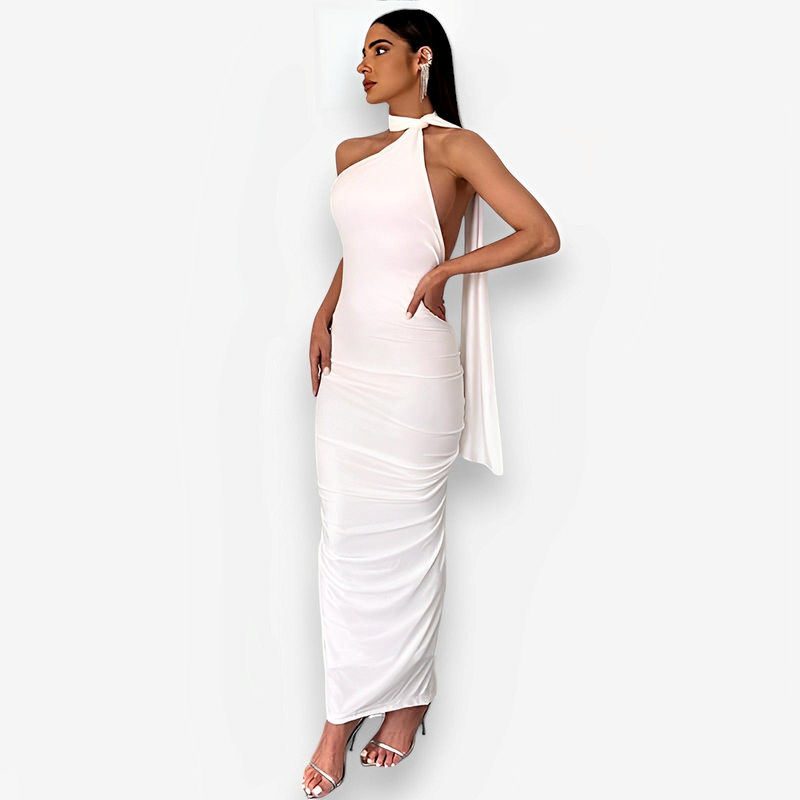 Sleeveless fitted pleated long dress with scarf