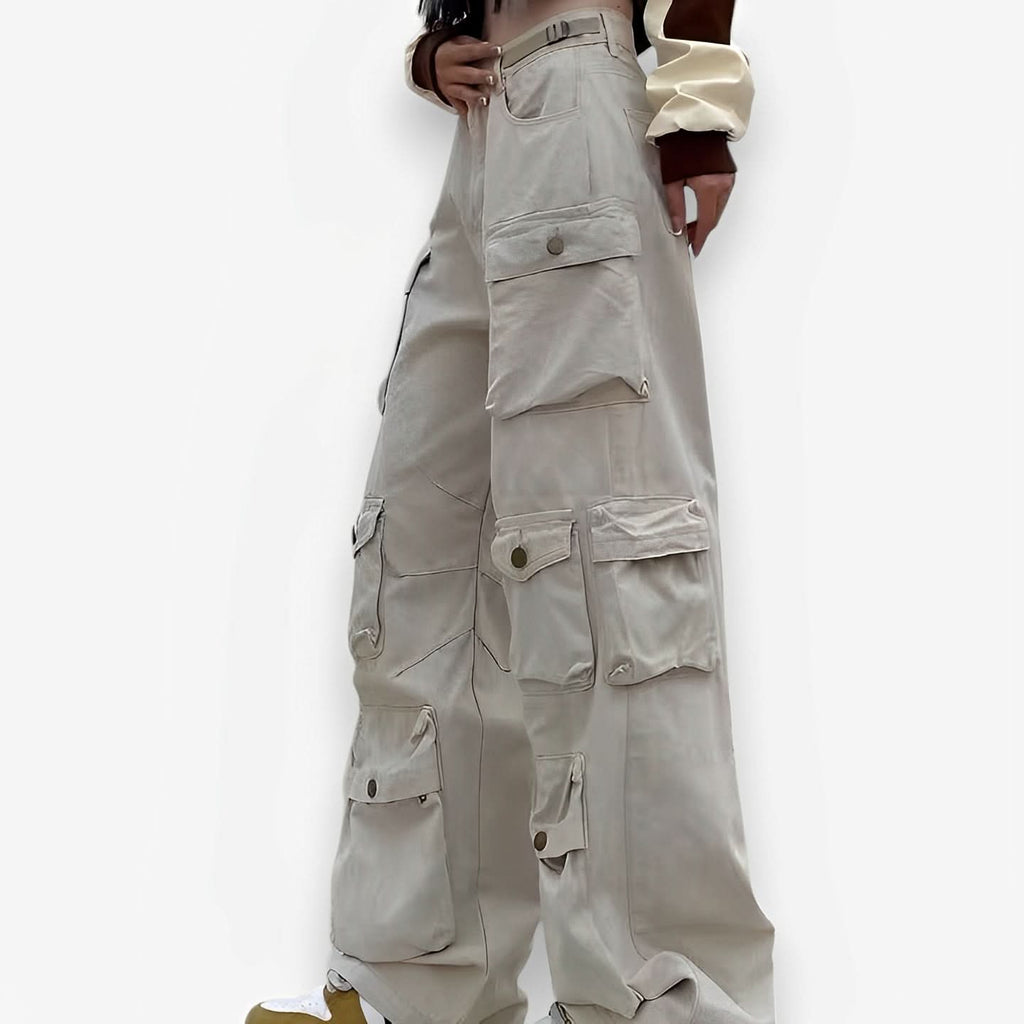 Multi-Pocket Loose cargo Pants - Pants from The Woman Concept