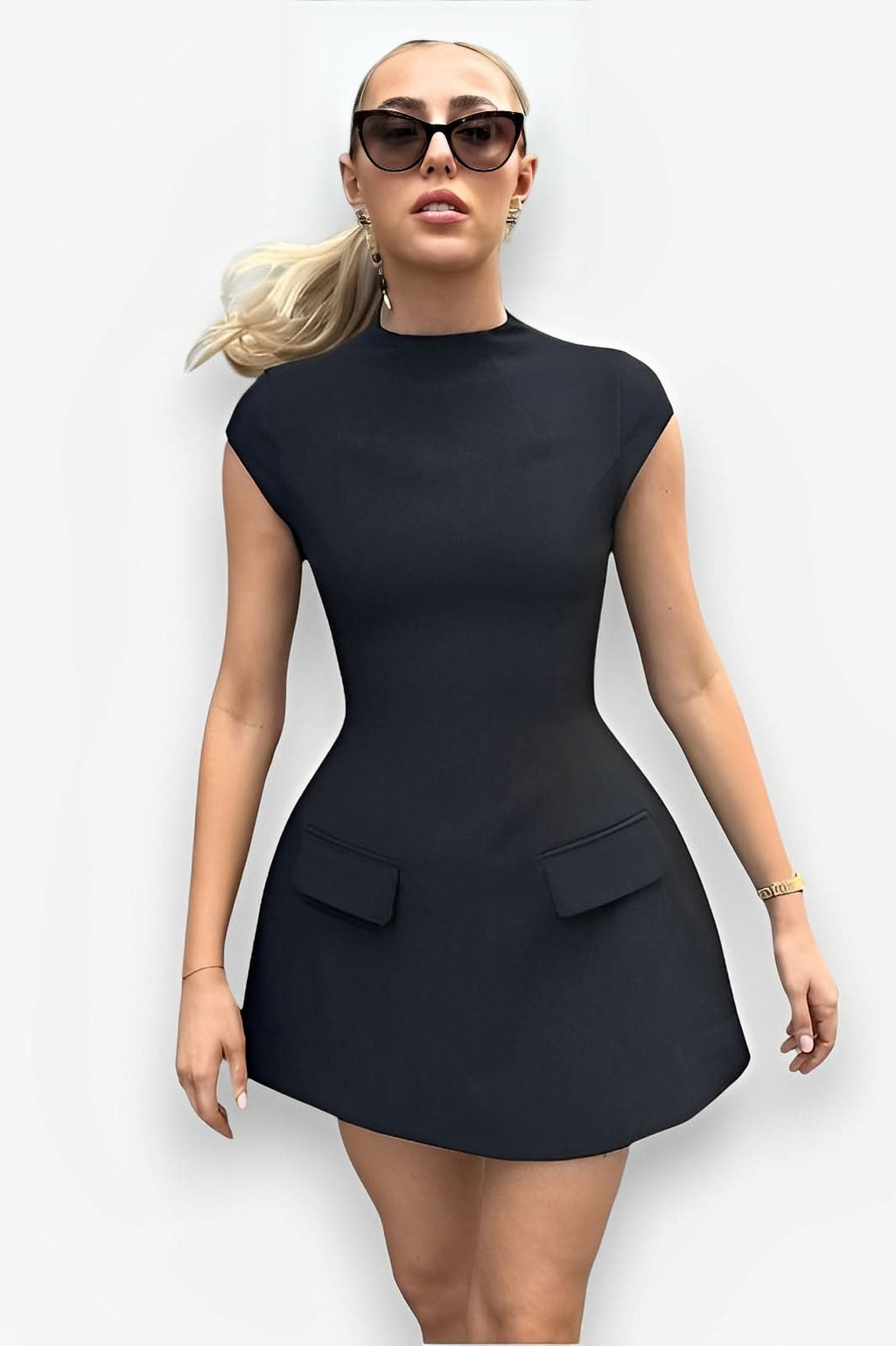 Street style mini slim dress - dresses from The Woman Concept