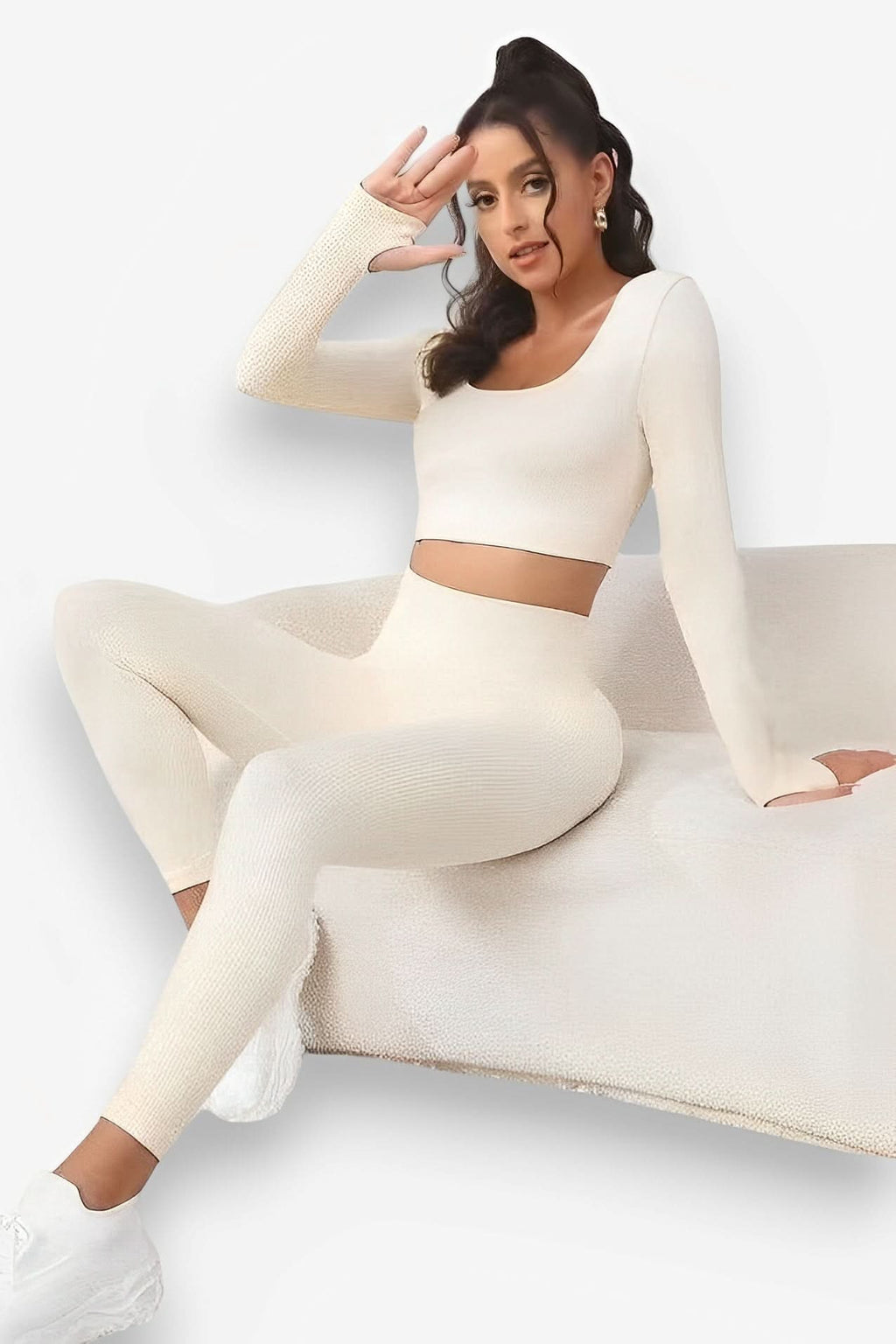 Threaded seamless yoga suit - Activewear from The Woman Concept