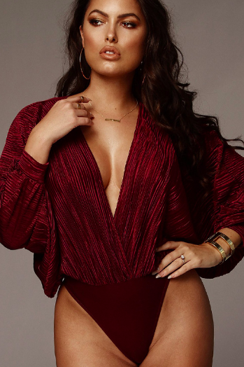 Burgundy pleated loose V-neck long-sleeved jumpsuit - The Woman Concept