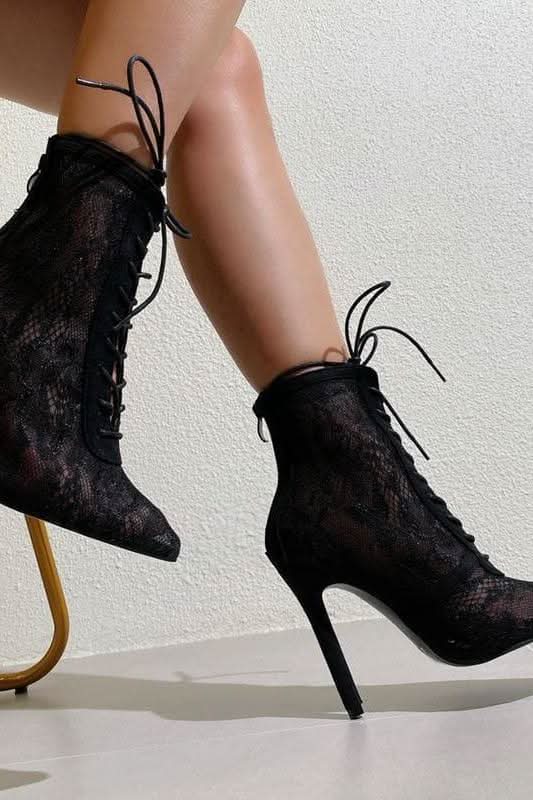 Mesh Pointy Toe Lace-Up Boots.