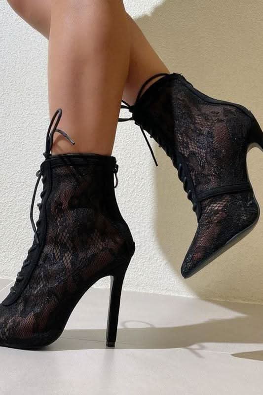 Mesh Pointy Toe Lace-Up Boots.