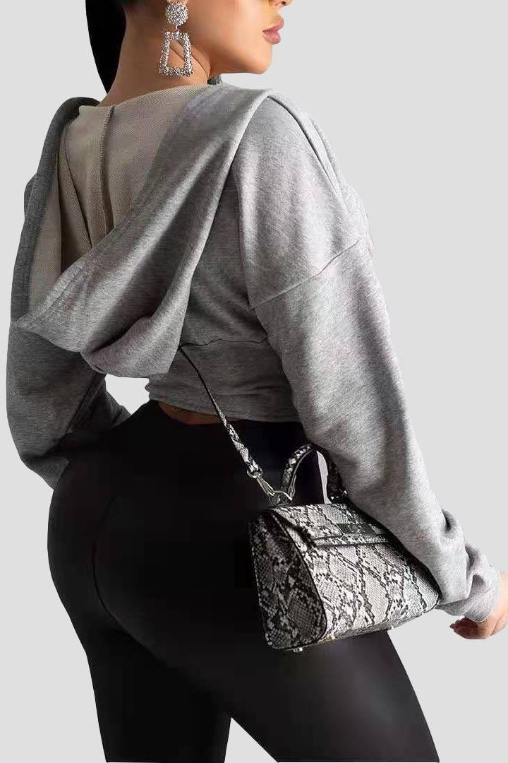 elastic waistband loose hooded.