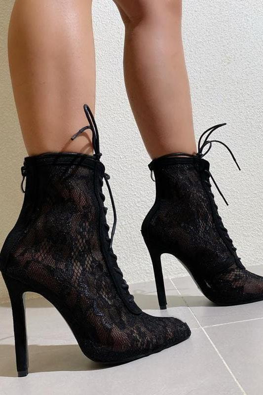 Mesh Pointy Toe Lace-Up Boots.