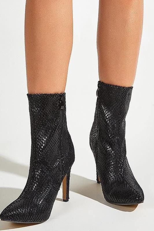 Leather Zippers Black Pointy Toe Stiletto High Heel Boot.