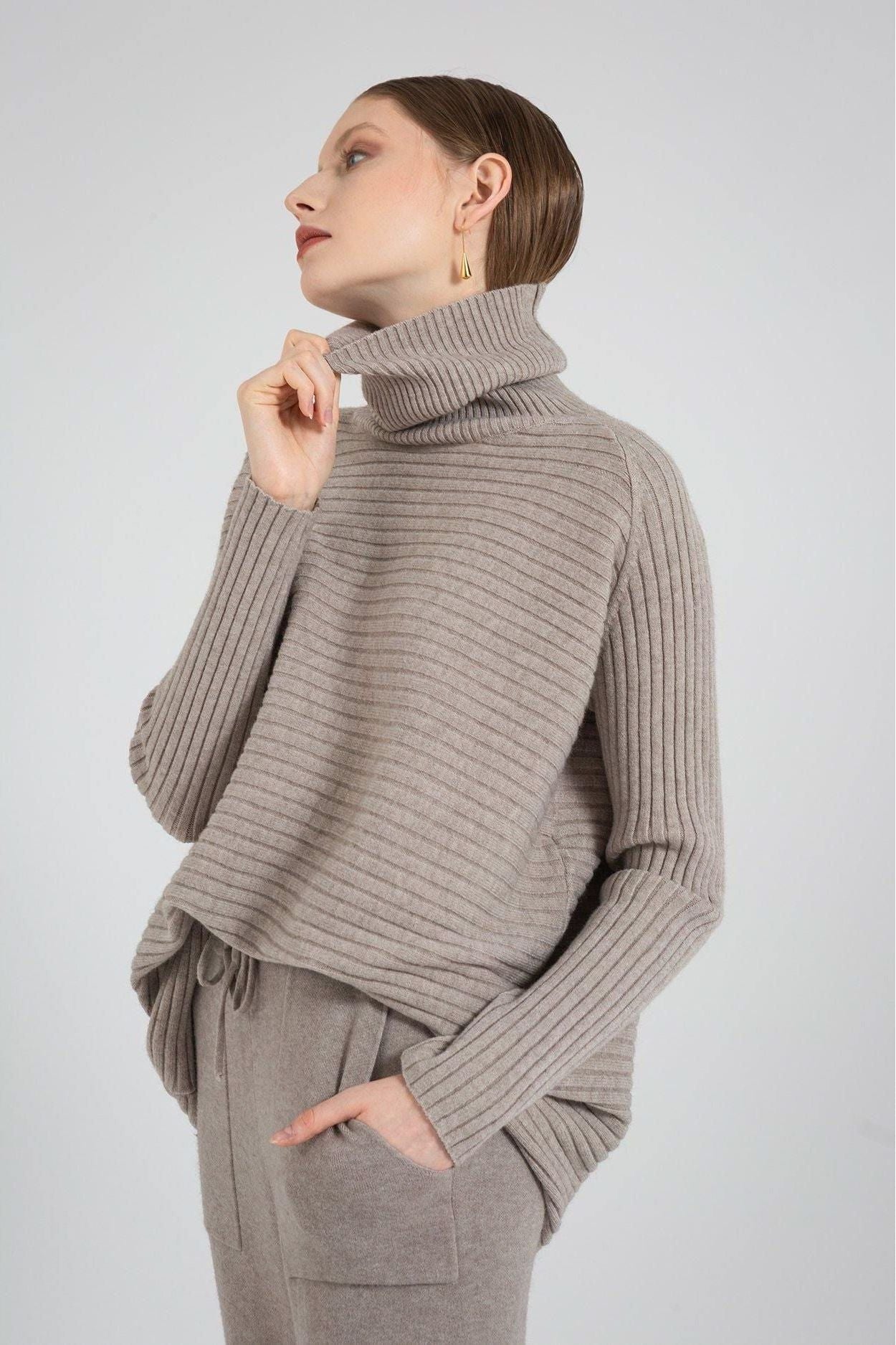 Casual Loose Knitted Turtleneck Sweater - The Woman Concept