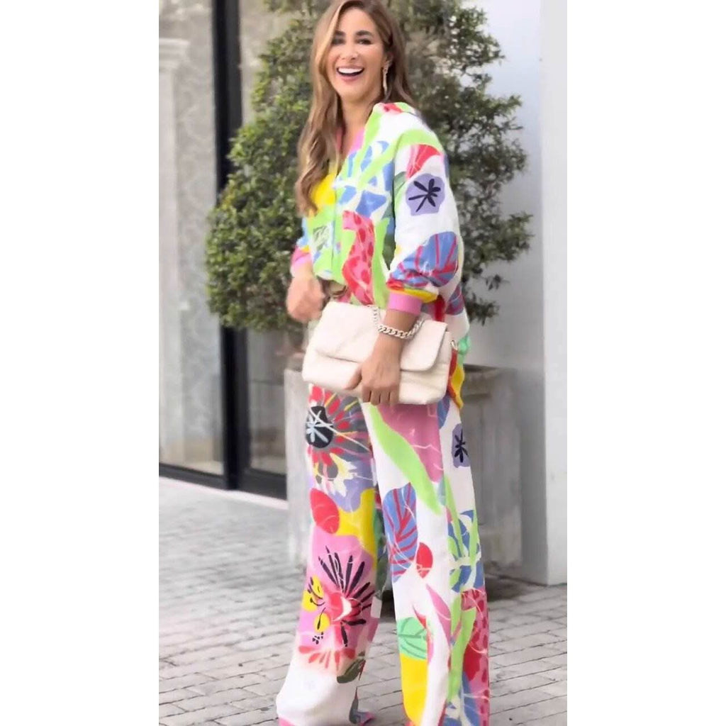 Loose colored Casual Suit - Side View