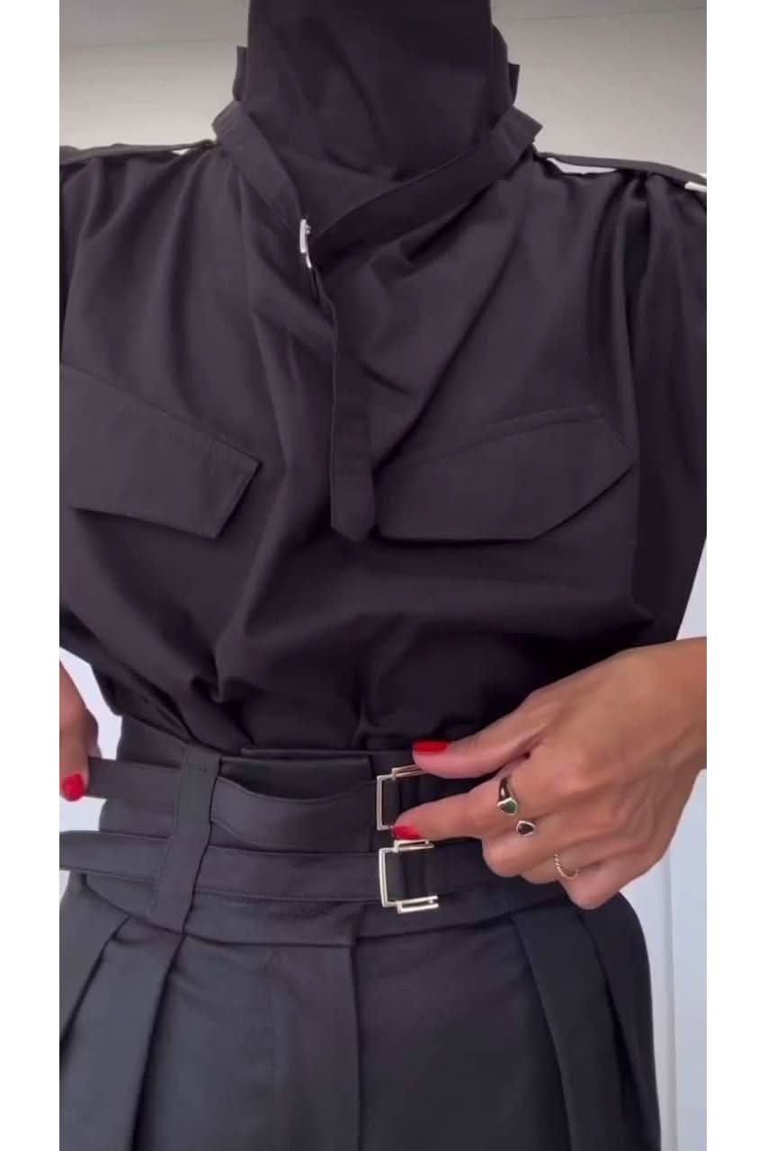 Slim-fit suit with high-neck vest - Image 5