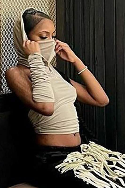 Cropped backless single-sleeve hooded slim top - Image 6