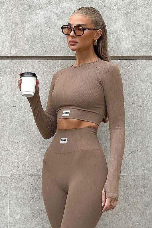 Short top Long-sleeved two-piece yoga set - Detail