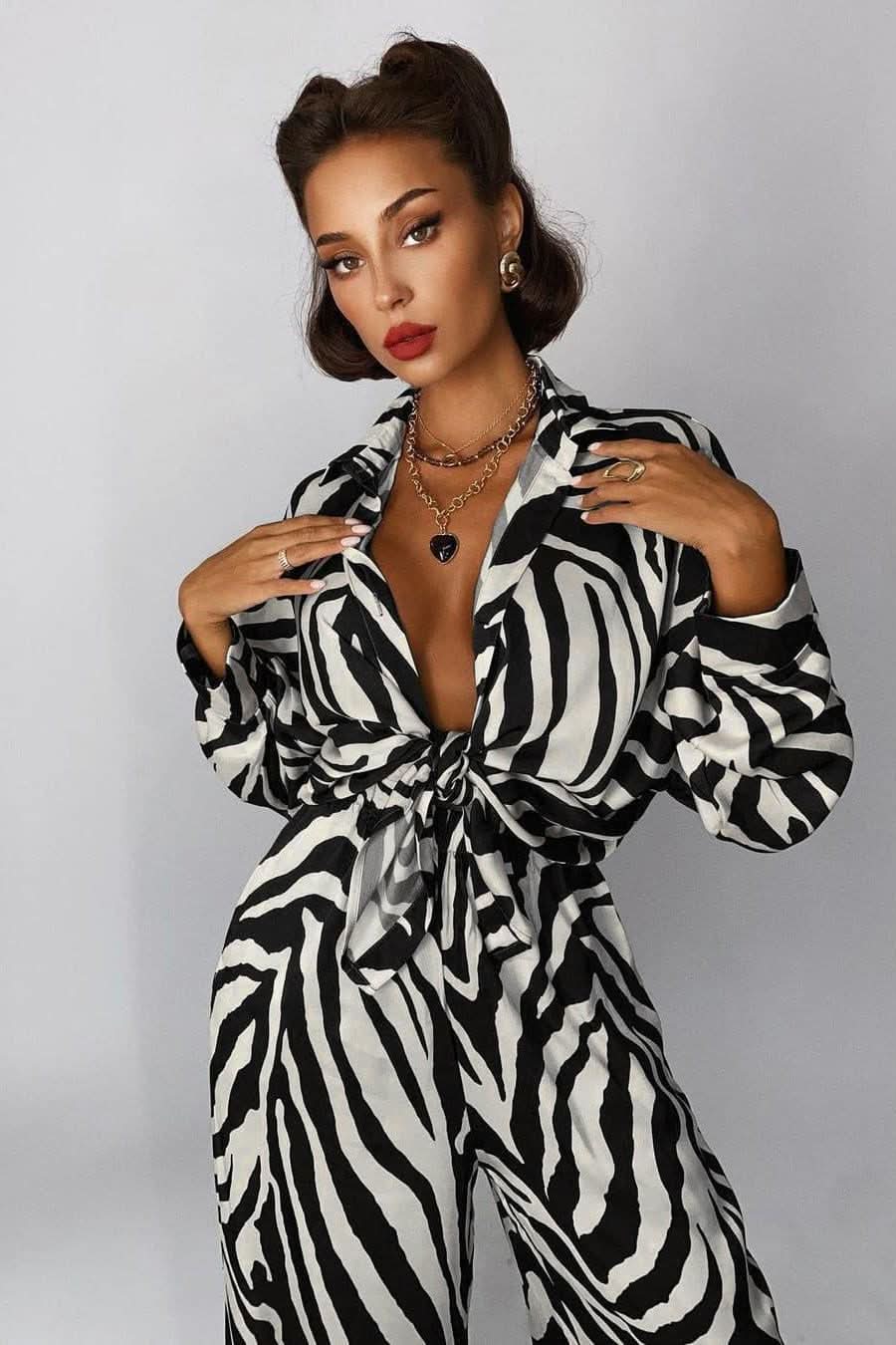 Two piece Striped lapel shirt and loose trousers - Side View