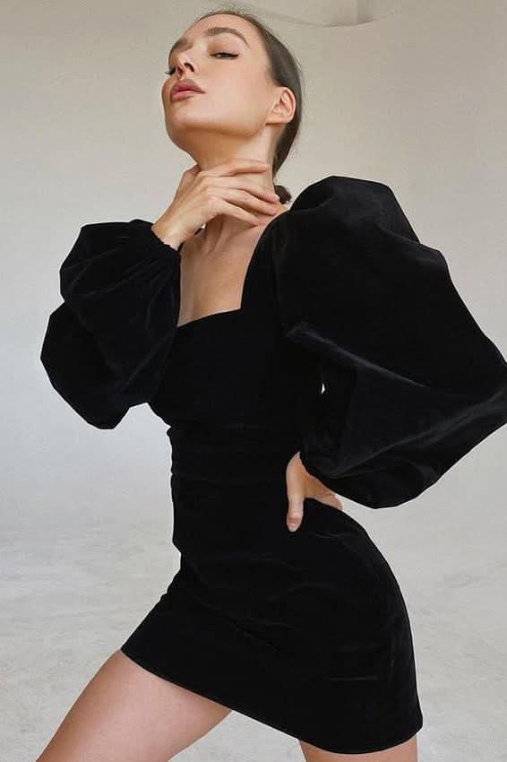 Black puff sleeves velvet dress - Side View