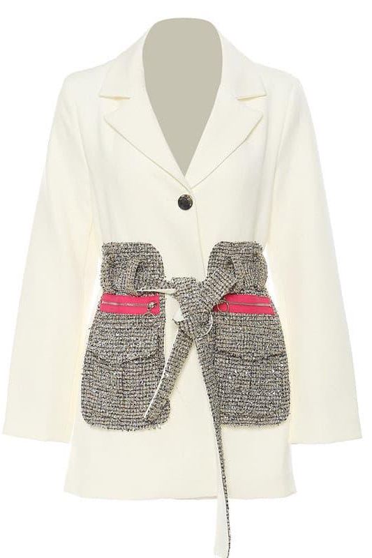 Eye-catching mid-length suit jacket.