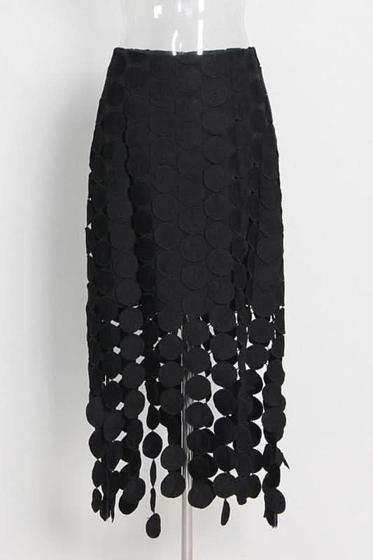 French retro hollow fringed irregular skirt - Detail
