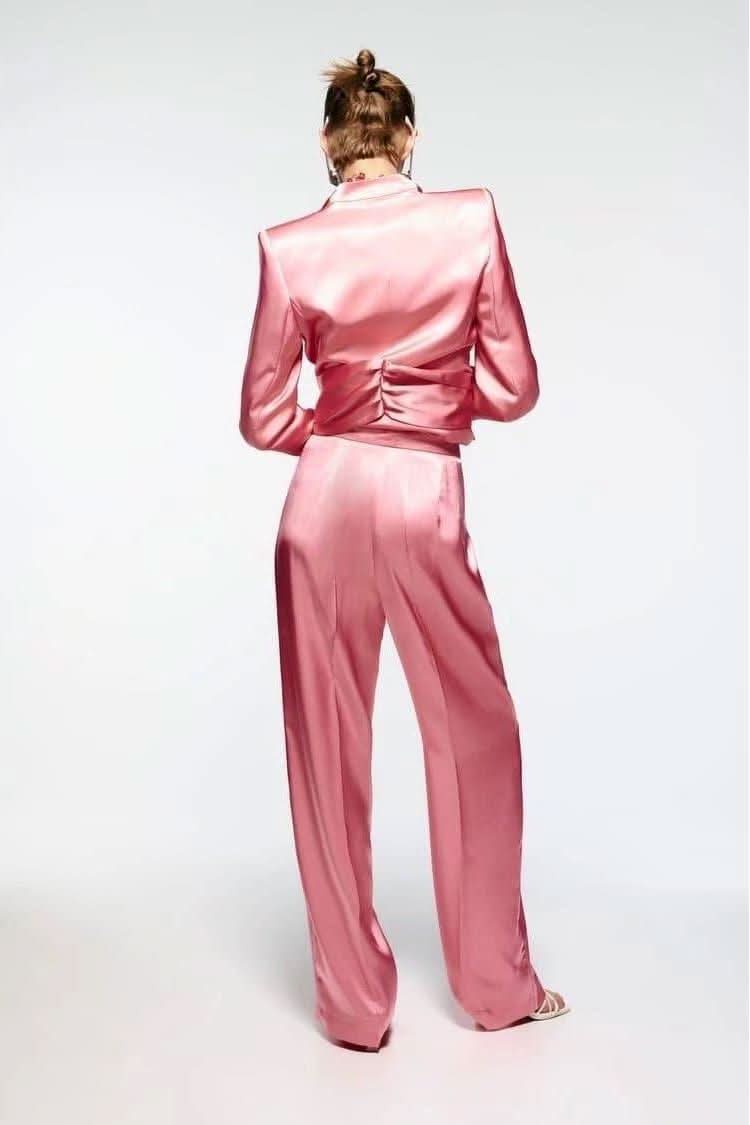 Silk satin texture straight pants - Detail