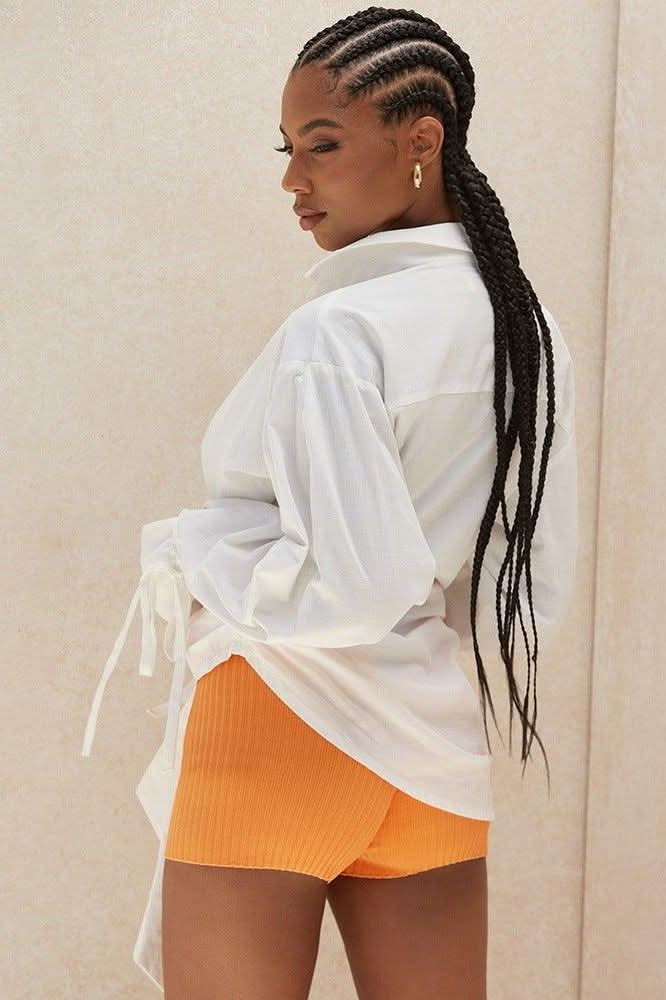 V-neck Pleated White Shirt - The Woman Concept