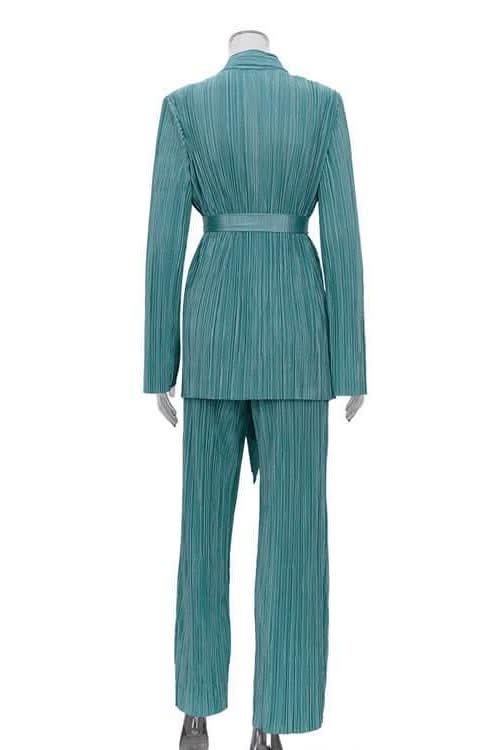 Elegant suit with split sleeves, lace-up shirt and pleated pants. - Image 5