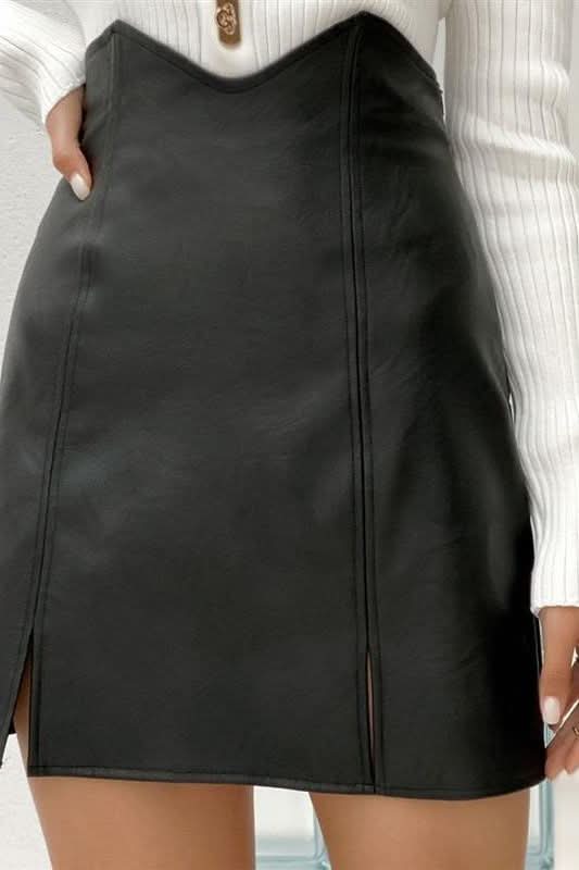 Hip split bust PU leather skirt - Detail