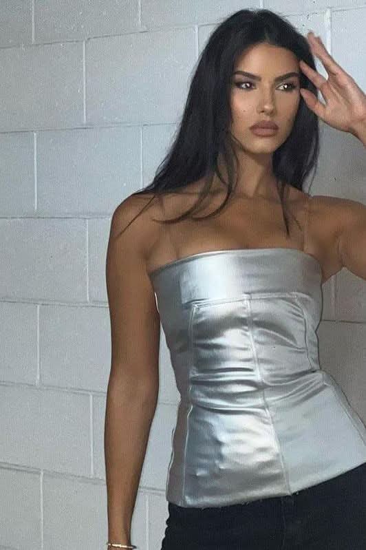 Chest-wrapped slim-fit bright top - Side View