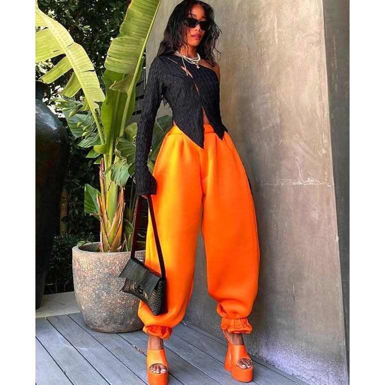 Elastic low waist casual bomb pants - Side View