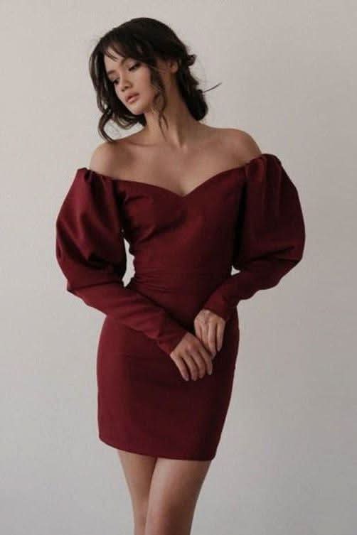 Puff sleeves red high-waisted dress - Front View