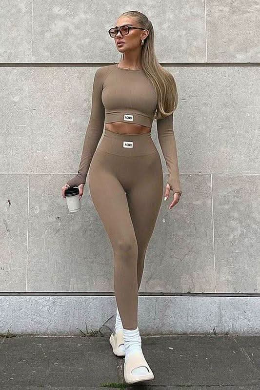 Short top Long-sleeved two-piece yoga set - Front View