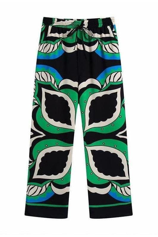Bermuda print long loose pants.
