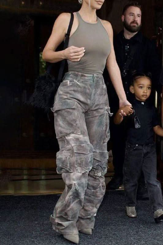 Camouflage multi-pocket pants - Side View
