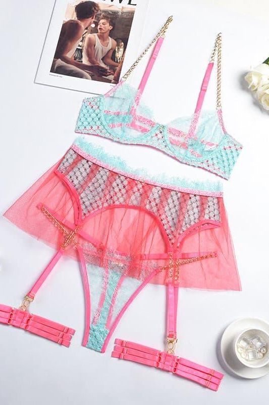 Mesh metal chain garter belt four-piece set.